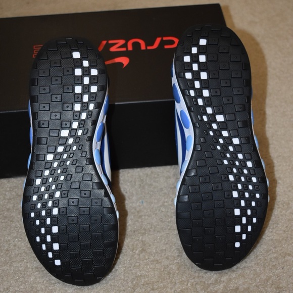 I’m selling an limited addition pair of Nikes - Picture 8 of 8